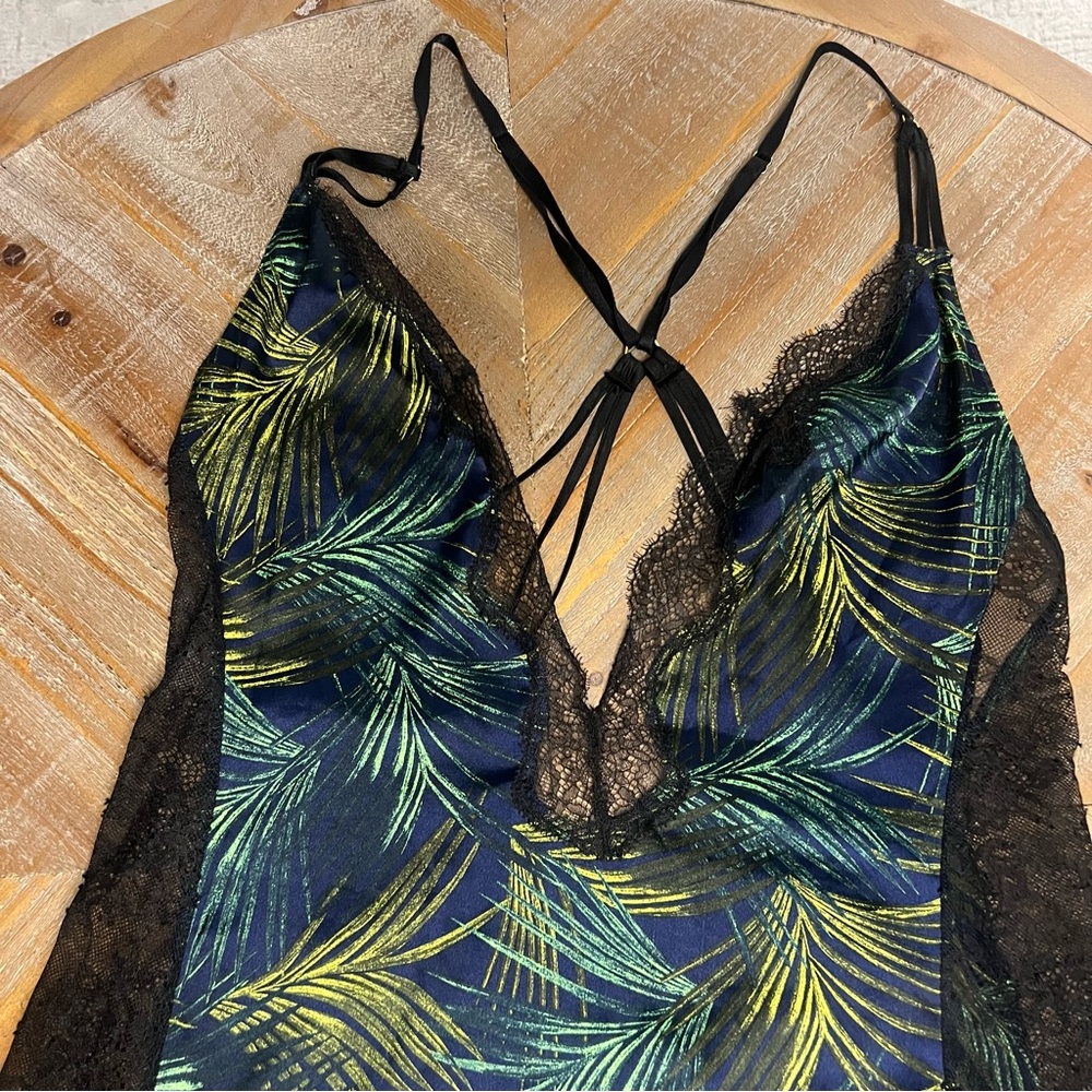 Victorias Secret Navy Palm Leaf Lace Silk chemise slip Large - Picture 4 of 6